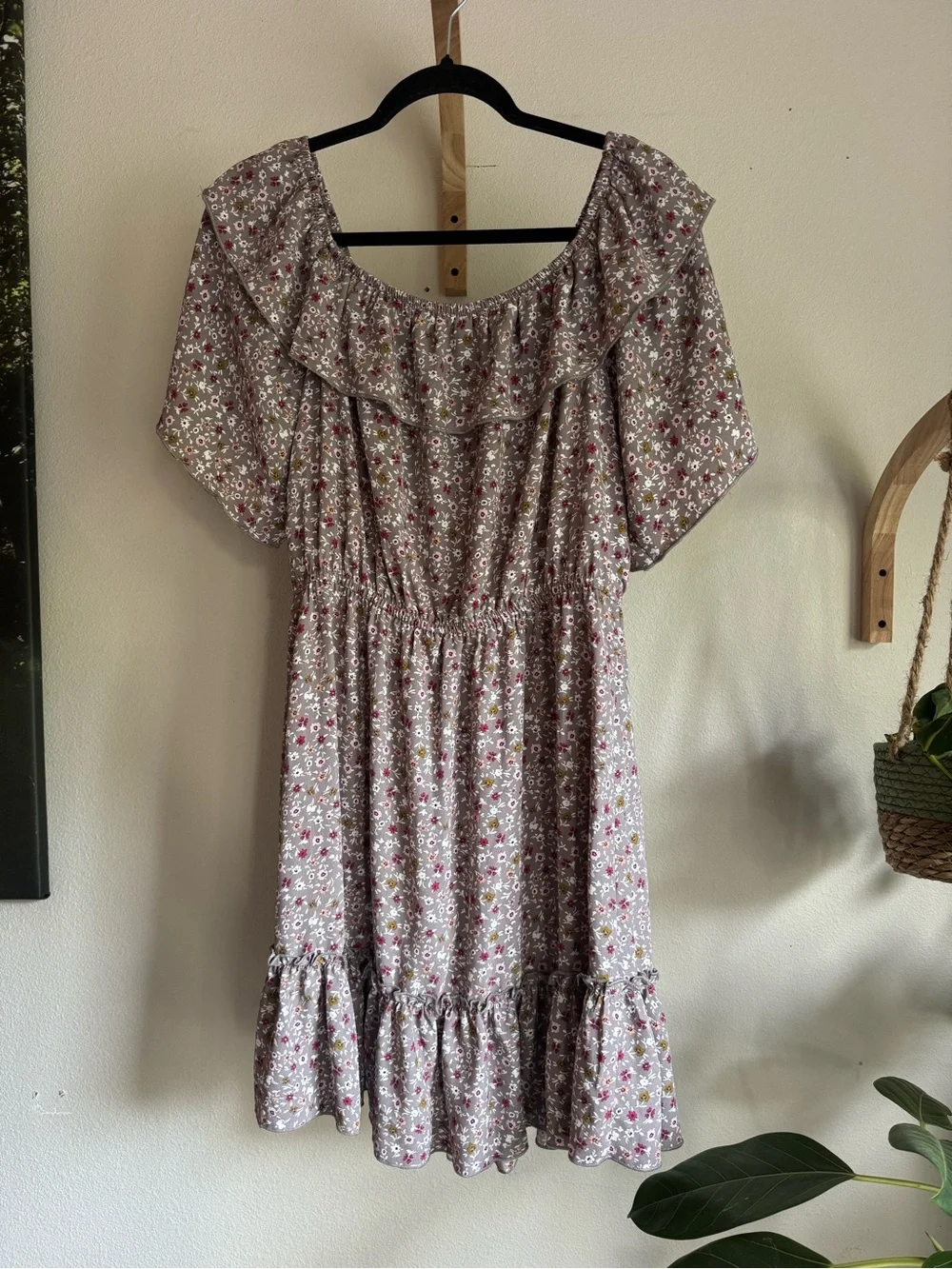 Ditsy Floral Ruffle Off-Shoulder Midi Dress